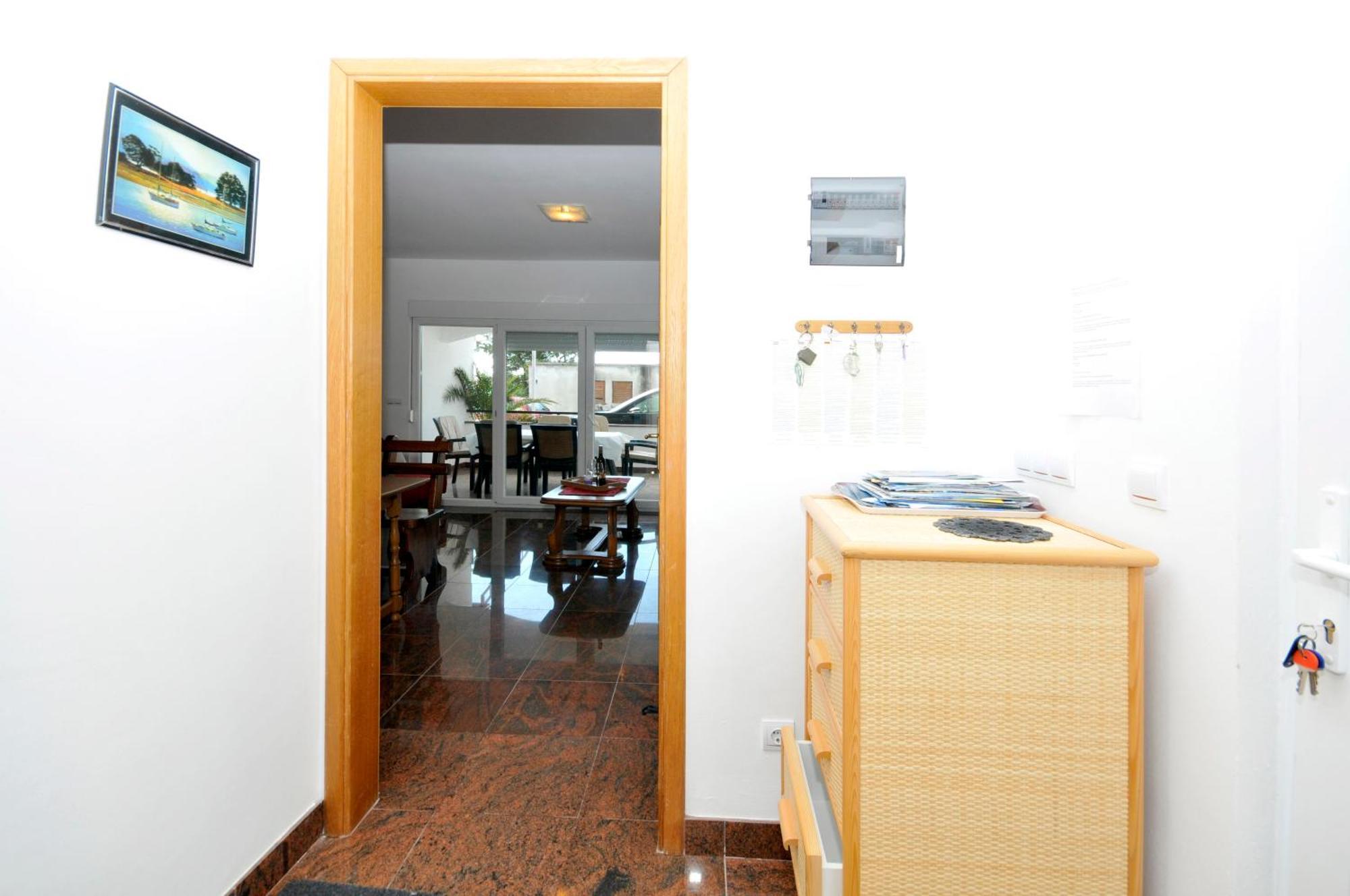 Apartmani Svalina - Seaview And 130M From Beach تروغير المظهر الخارجي الصورة
